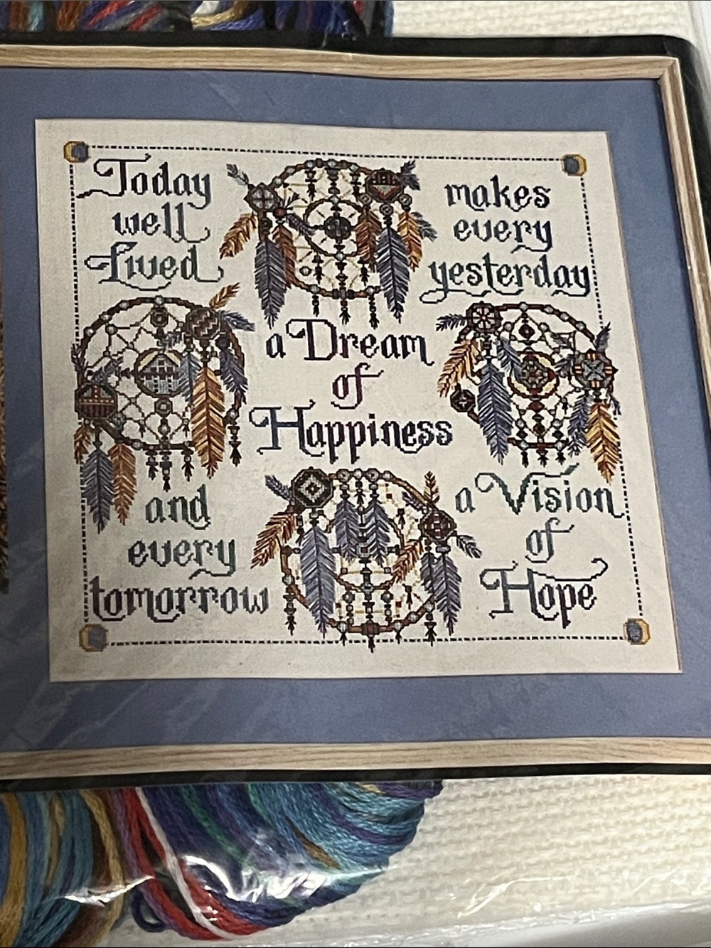 VTG Design Works A Dream of Happiness Cross Stitch Kit 9701 Small Pic